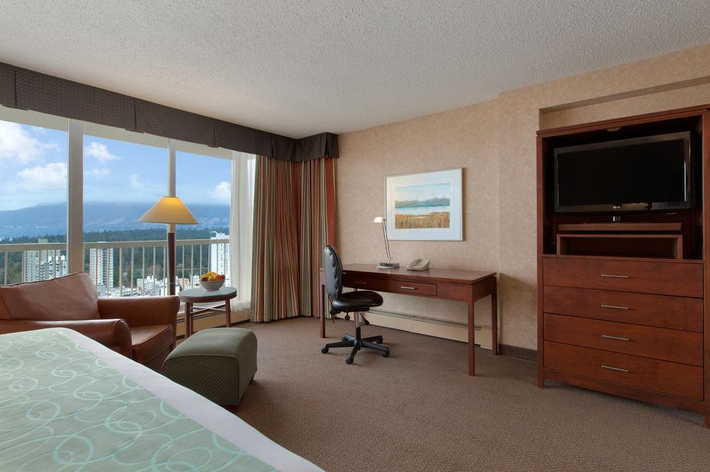 Coast Plaza Hotel And Suites Vancouver Kültér fotó